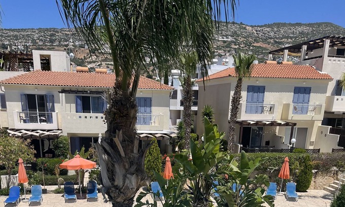 Peyia Town House | Irini Gardens - Beautiful 2 Bedroom Townhouse on the edge of Coral Bay