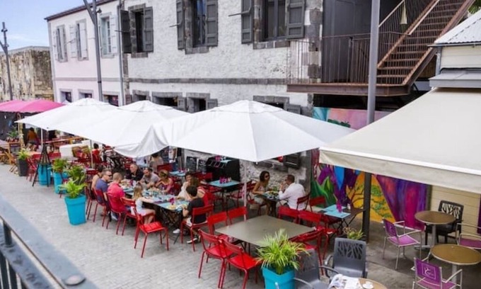 Saint-Denis Apartment | Iris - A Seaside Haven in the Heart of Saint-Denis