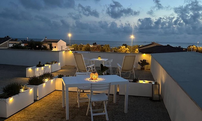 Fregenae Apartment | Isla MDF monolocale 30 Mq. A 100 mt. dal mare e 30 minuti da Roma con terrazza