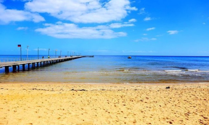 Frankston House | Isle of Serenity - Guesthouse