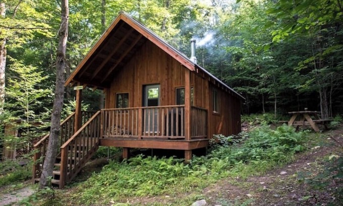 Saint-Etienne-De-Bolto Cabin | Isolated eco-lodge in the middle of nature: Le Renard