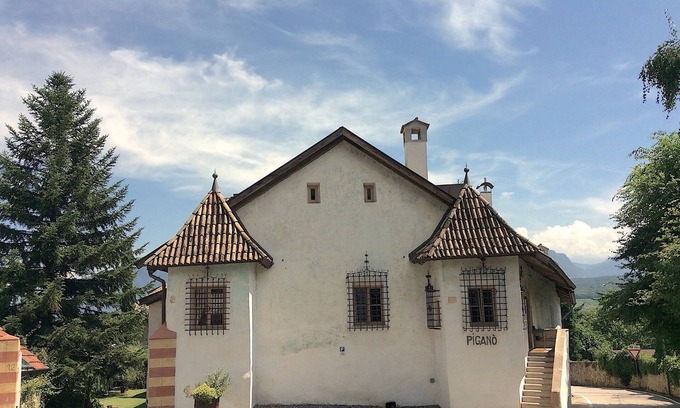 St. Michael/San Michele Apartment | Casa Piganò - living within historic walls