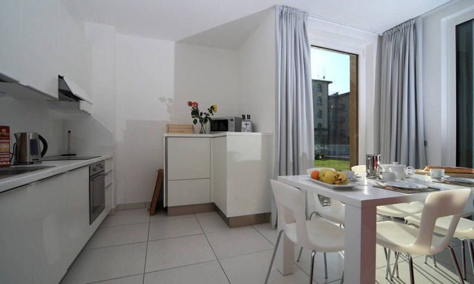 Maccagno Apartment | Maccagno apartment with pool and jacuzzi