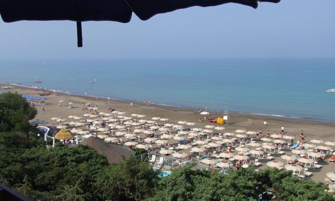 Marina di Castagneto Carducci Apartment | Nice apartment for 2 guests with A/C, WIFI, TV, balcony and panoramic view