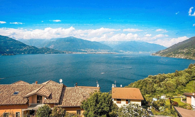 Pino Lago Maggiore Apartment | Tastefully furnished vacation apartment in a quiet & sunny panoramic location