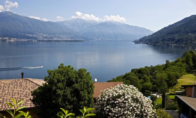 Pino Lago Maggiore Apartment | Tastefully furnished vacation apartment in a quiet & sunny panoramic location