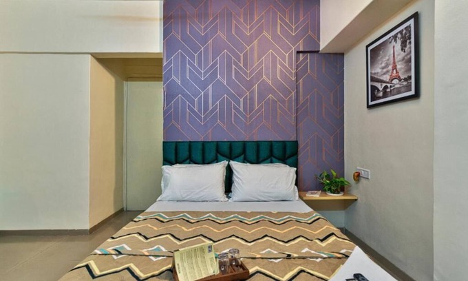 Viman Nagar Apartment | It takes 10 minutes to go to Pune Airport from here.