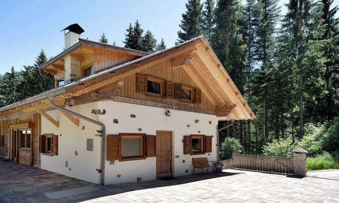 Senale San Felice Apartment | Apartment "Unterurbanhof Die Zwei" with mountain view, terrace with garden and sauna.
