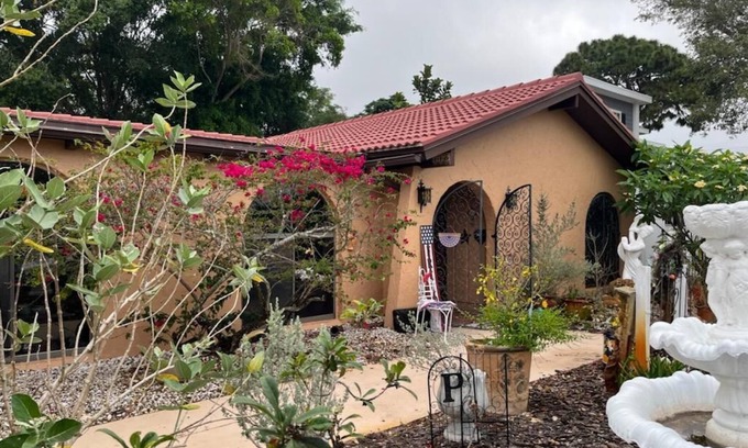Venice East House | Italian/Mediterranean 2-bedooom home in Venice, FL near golf courses.