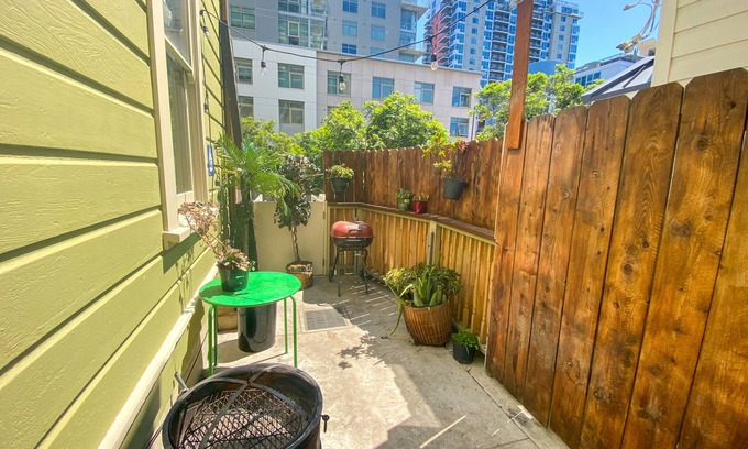 Little Italy Hostel | ITH San Diego Adventure Hostel