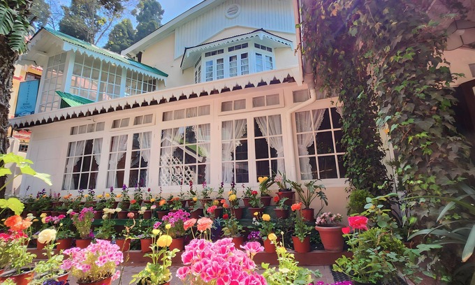 Darjeeling Hotel | Ivanhoe Hotel A Heritage Property