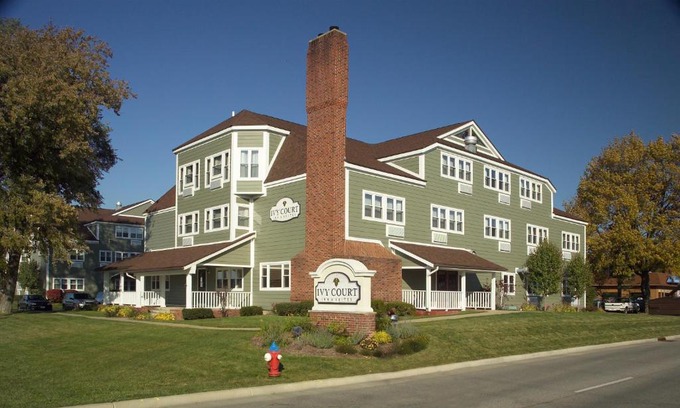 Notre Dame Hotel | Ivy Court Inn and Suites