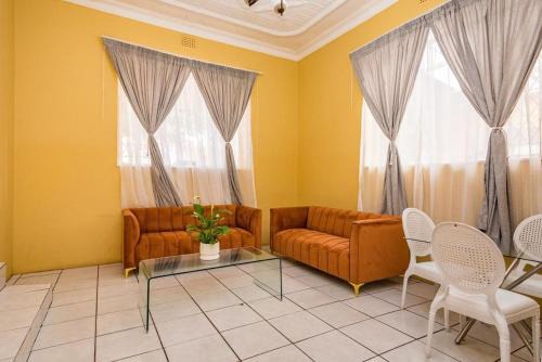 Greater Johannesburg Metropolitan Area Apartment | Izimbalizethu Bed And Breakfast