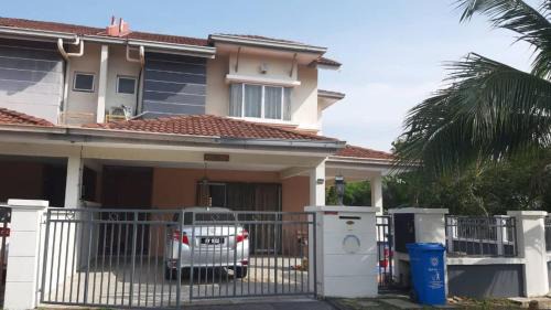 Shah Alam House | Izzahrah 4Rooms Shah Alam