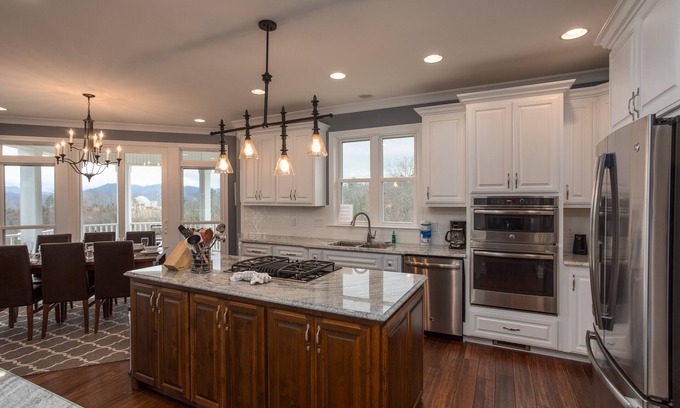 Gatlinburg - Pigeon Forge Cottage | Jacuzzi’s, Hot Tubs, And Breathtaking Views