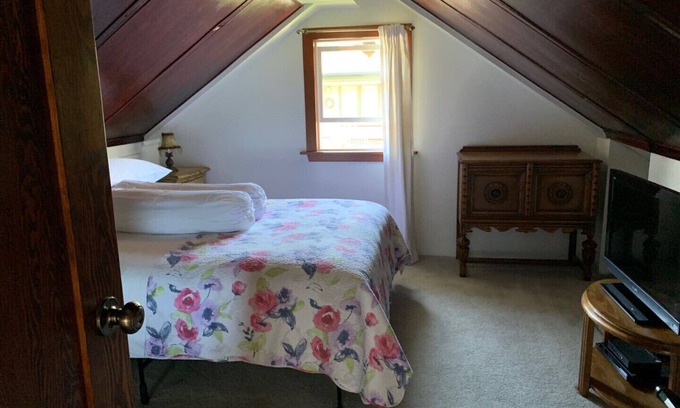 James Bay Apartment | James Bay Community