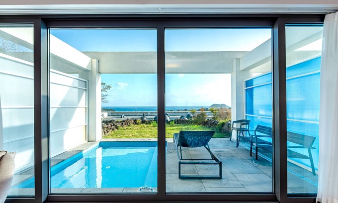 Songsan-dong Hotel | Jeju Bom Stay & Art Gallery