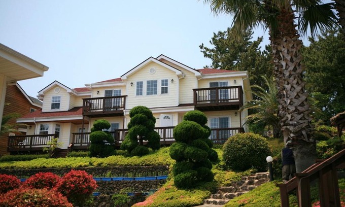 Jungmun House | Jeju Dasom