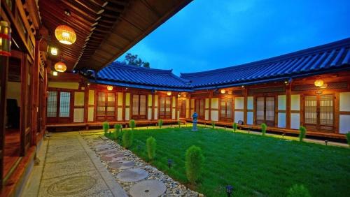 Jeonju House | Jeonju Pungnamheon Hanok Stay