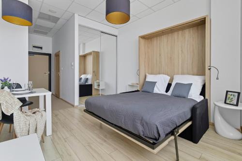 Wlochy Apartment | Jerozolimskie 216 by Solarento