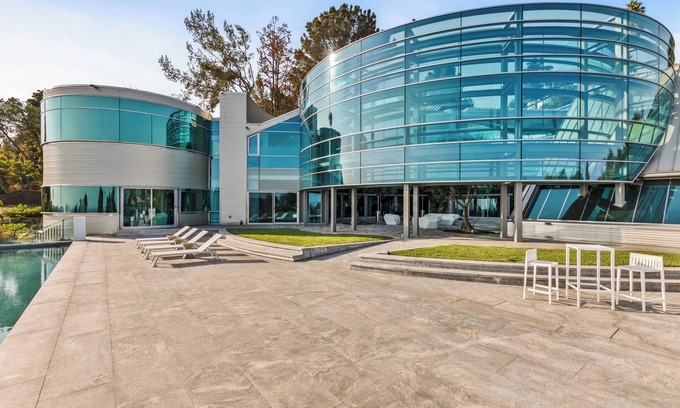 Beverly Hills Villa | Jetson Estate