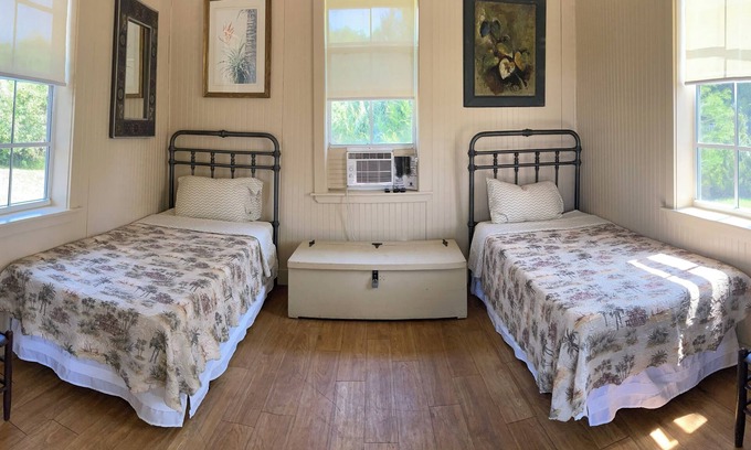 Braden River Cabin | Jiggs Landing, Cabin 1 - Old World Preserve Side