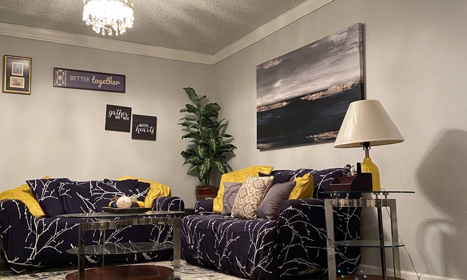 Pine Bluff House | Jimmie's House is a cozy newly remodel three bedroom home that can accommodate 5