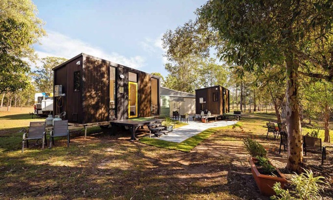 South Kolan House | JJJ's Ranch Farm 1 by Tiny Away