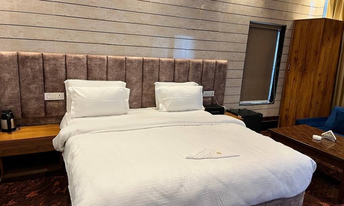 Bullawala Hotel | JJK AT STAY HOME