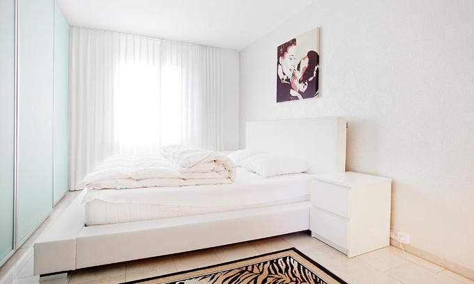 Sihlfeld Apartment | Junior Suite Apartment by Livingdowntown