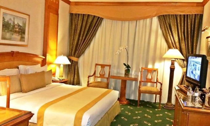 Al Muraqqabat House | Junior Suite Near Safeer Market By Luxury Bookings