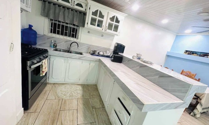 Georgetown Apartment | Junior Suite Summary: