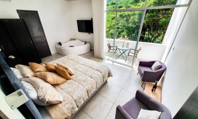 San Gil Hotel | Junior Suite with Balcony and Private Jacuzzi