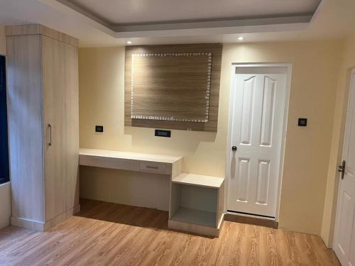 Lachen Hotel | JUNIPER MOUNTAIN RESORT