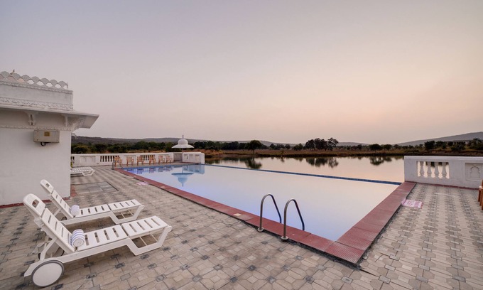 Parsoli Hotel | juSTa Lake Nahargarh Palace