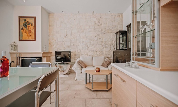 Ierapetra Apartment | K&F Apt in the center of Ierapetra by Hospi