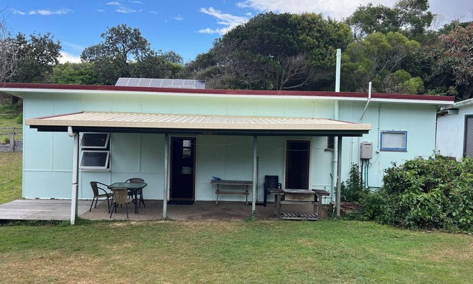 Happy Valley House | ☀️🎣🐠 🐠🎣☀️ K'gari Lodge Beach/Fishing Shack in Happy Valley