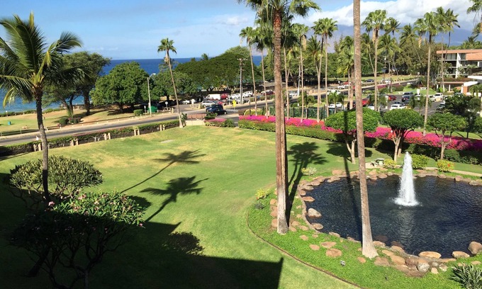 Kihei Condo | Kamaole Sands -Inner Court-Extra Large Lanai-Ocean & Garden Views