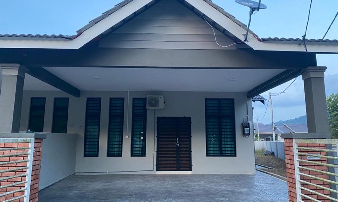 Kijal House | Kamelia Homestay