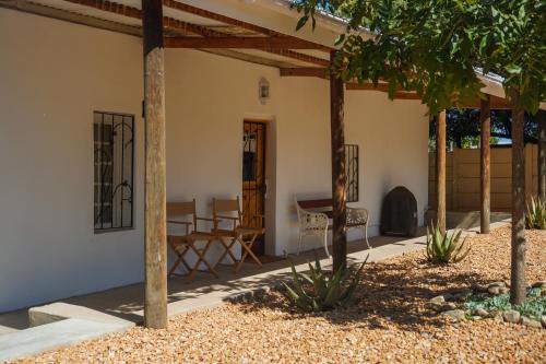 Ladismith Apartment | Karoobossie Self catering