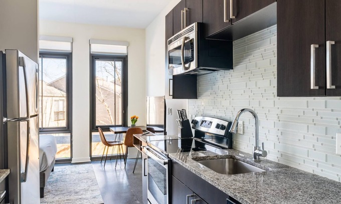 Del Ray Apartment | Kasa Cozy Studio Amenity Access Alexandria