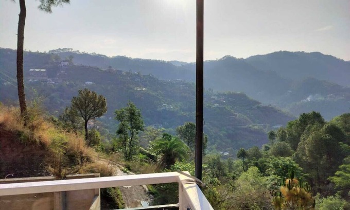 Dharampur Bed & Breakfast | Kasauli Jashan