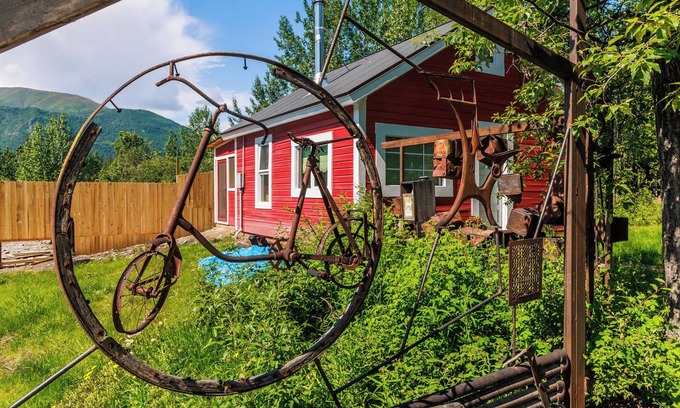 Chitina Cottage | Kate Kennedy House, 1920's Madam's home; Step into 1920 in this unique Cottage