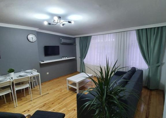 Gumussuyu Mahallesi Apartment | Kazancı Apartmanı