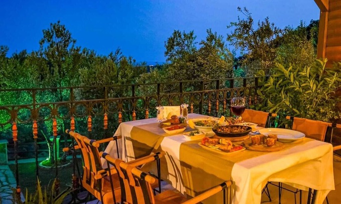 Kucukkuyu Bed & Breakfast | Kazdağı Atilabey Konağı Oteli