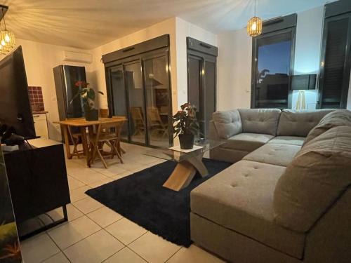 Saint-Pierre Apartment | Kaztibaba