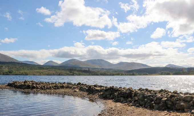Invergarry Cottage | KEEPER’S COTTAGE, pet friendly, with open fire in Fort Augustus
