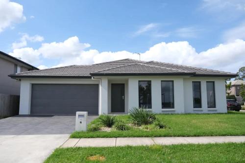Kellyville House | Kellyvile Delight 5BrHouseParkingShopping Center