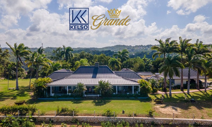 Duncans Villa | Kelso Grande - 3 Bedrooms Luxury Villa.