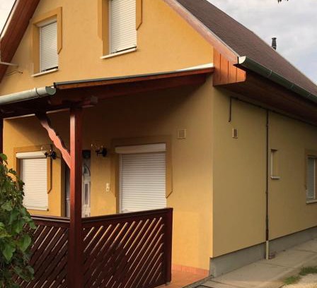 Cserkeszolo Apartment | Kert Apartman